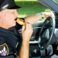 Na putu do mesta zločina policajac svratio do bankomata i na picu Za to vreme ubijene dve osobe, skandal trese američku…
