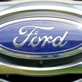 Ford popravlja 270.000 automobila jer mogu sami da krenu