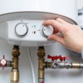 Da li treba gasiti bojler pre tuširanja i noću? Razrešena velika dilema, evo šta je ispravno