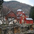 U porti pokazivali dvoglavog orla: Muzej u Peći predstavlja Pećku patrijaršiju kao "predromaničku i vizantijsku crkvu"