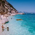 Radikalne promene na Jadranu: Zabranjene cigarete na plažama, uvedena stroga pravila za pse