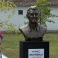 U Novom Miloševu, ispred muzeja Ranku Žeravici, otkrivena i spomen bista proslavljenom košarkaškom treneru