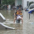 Poplave u Kini odnele 39 života: Evakuisano 130.000 ljudi, traga se za nestalima