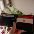 Mladić iz Srbije pronašao novčanik sa 800 evra, pa ga vratio vlasniku: Majka ga javno pohvalila - Usledila prozivka!
