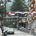 Ispred stanice policije u Leposaviću postavljeni betonski blokovi