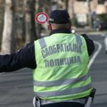 Beograđanka izgubila registarske tablice tokom vožnje Potez saobraćajnog policajca ju je ostavio bez teksta