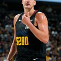 Nikola Jokić gledao istorijski preokret Minesote: Pogledajte kako je Denver ispustio 20 poena prednosti