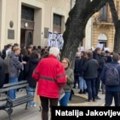 Protest podrške studentima u blokadi ispred Muzičke škole u Subotici