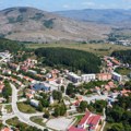 Živahno mesto u BiH se pretvorilo u "grad duhova": Aleksa se iz Beograda vratio da tu živi, sad čeka i bebu