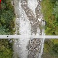 Poginuo gradonačelnik u Austriji: Izgubio ravnotežu i pao sa mosta u provaliju, žena gledala tragediju (video, foto)
