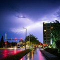 Jake oluje u Holandiji usmrtile jednu osobu, izazvale požare i veliku štetu