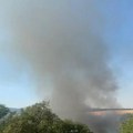 (Foto) Građani čuli detonaciju u Beogradu?! Buknuo požar u ovom delu grada: Sumnja se da gori ovo