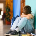 Ovo je strašno: Dečaka (4) pretukli vršnjaci u vrtiću! Pojavio se i snimak jezivog nasilja