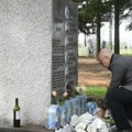 "Srbija vas, deco, nikada neće prežaliti" Vučević položio cveće za ubijene u Duboni i Malom Orašju
