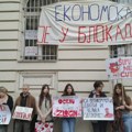 „Ekonomisti će vam izravnati račune“: Protest podrške maturantima u blokadi Ekonomske škole u Novom Sadu