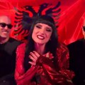 Provokacija u finalu Evrovizije 2025: Predstavnica Albanije prekršila pravilo u programu uživo: Pokazala dvoglavog orla