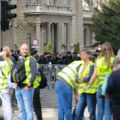 Mediji: Blokaderi napali Vučića; Evo ko huška Srbe na Vidovdan: "U Srebrenici je bio genocid" VIDEO