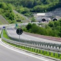 Neće Srbin više gaziti blato