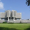 Dve osobe koje su bile zbrinute na VMA nakon što ih je lakše povredila zebra, otpuštene kući