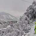 Sneg ugasio svetla širom Srbije: Božić bez struje i grejanja