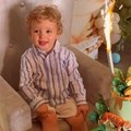 Torta na 3 sprata sa tigrovima, on u velikoj fotelji: Veljko i Bogdana za sina Isaiju organizovali slavlje