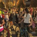 Studenti biciklisti stigli u Zrenjanin: Trg prepun, dočekani aplauzima, ovacijama i povicima „Studenti pobeđuju“