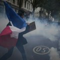 Francuska ponovo na ulicama: Protesti nastavljeni uprkos nasilju, vojska raspoređena ispred strateških objekata