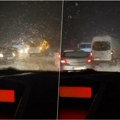 Još jedan Lančani sudar u Srbiji - Sneg izaziva haos na putevima: Otežan saobraćaj kod Malog Požarevca (foto/video)