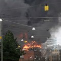 Stravičan snimak velikog požara u vodenom parku u Geteborgu: Kulja crni dim, evakuisani gosti obližnjeg hotela
