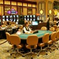 Partija pokera sa trojicom Kineza
