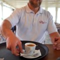 Komšije se žale - "konobarima plata 1.200€, u Austriji 3.000€": Poludeli, radiće samo ljudi iz trećih zemalja