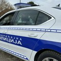 Несрећа у Зрењанину: Бандера се искривила након удара аутомобила (фото)