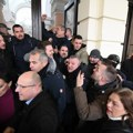 Oglasio se gradonačelnik Novog Sada posle tuče opozicije i policije: Ovo je udar na državu, ne razmišljam o ostavci