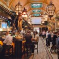 Seli na večeru, pa se obogatili: Ni krivi ni dužni iz restorana izašli sa skoro 90.000 €