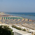 Prazne ležaljke, visoke cene: Pobuna protiv privatnih plaža u Italiji