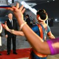 Путин стигао у Индију: Руског лидера, супротно протоколу, дочекао премијер Индије (видео)