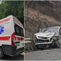 (Foto) Epilog teške saobraćajke u klisuri reke Destovice: Povređene dve osobe