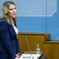 Bratićeva u betonjerki, a Medenica na skijanju: Burne reakcije na hapšenje bivše ministarke prosvete u Crnoj Gori