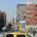 (Video) Drugi u luksuznim automobilima, oni na traktoru! Dvojica maturanata ponosno pokazali svoje poreklo i oduševili…