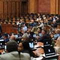 Poslanici postavljali pitanja o zakonu o roditeljima negovateljima, Zmaj Jovinoj gimnaziji i Piculi