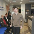 Student koji je želeo da uči u predizbornoj kampanji glumi ministra zdravlja: Obilazi zdravstvene ustanove, drži predavanja…