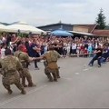 Srbi i vojnici KFOR-a u okršaju nadvlačenja konopca: Ko je jači? (video)