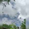 Zastrašujući prizori erupcije: Vulkan se aktivirao, otkazani letovi, počinje evakuacija (VIDEO)