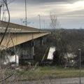 Nesreća kod Bačke Palanke: Brod udario u most, a barža puna tovara potonula