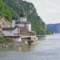 Građani od ponedeljka mogu da se prijave za turističke vaučere na šalterima Pošte