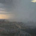 (Video) Smrtonosni tornado u Moskvi! Uragan protutnjao ruskom prestonicom, ljudi trče i traže spas, snimci su zastrašujući…