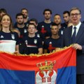 Vučić primio olimpijski tim Srbije i uručio državnu zastavu za Igre u Parizu