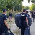 Policija napustila Filozofski fakultet, ali pojačala svoje prisustvo u Rektoratu (VIDEO)
