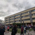 Najavljen još masovniji skup protiv odluke o smeni direktorke kraljevačke škole