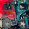 Велика незгода на Крчевачком путу: Два шлепера се сударила, стање возача и даље непознато